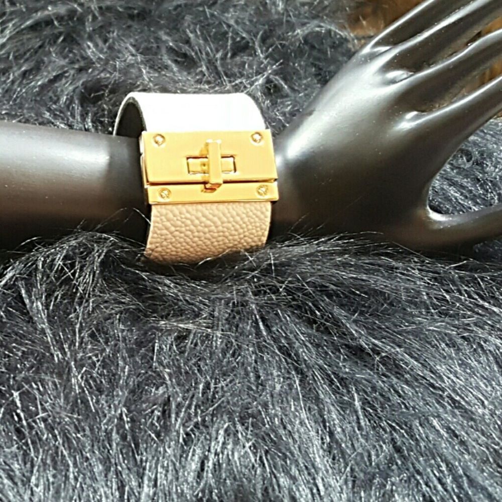 💥💥💥WHITE PEBBLED LEATHER WRAP💥💥💥 - Picture 4 of 5